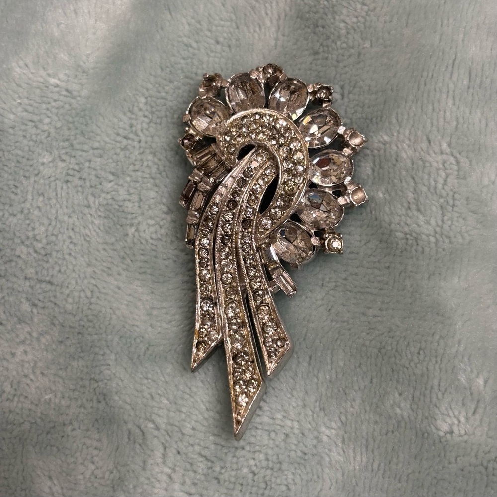 Vintage Rhinestone Brooch Art Deco Spray Design Silver-Tone
